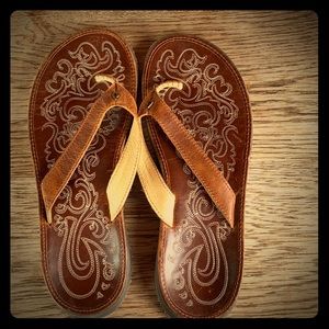 OluKai women’s leather beach sandals